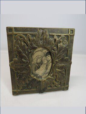 Antique Victorian/Art Nouveau Gilt Cast Metal Oak Leaf & Acorn Picture Frame